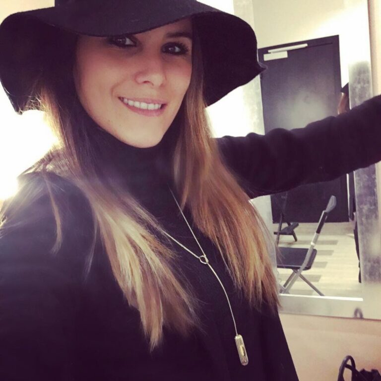 Quelle est la taille de Karine Ferri ? Le blog du savoir